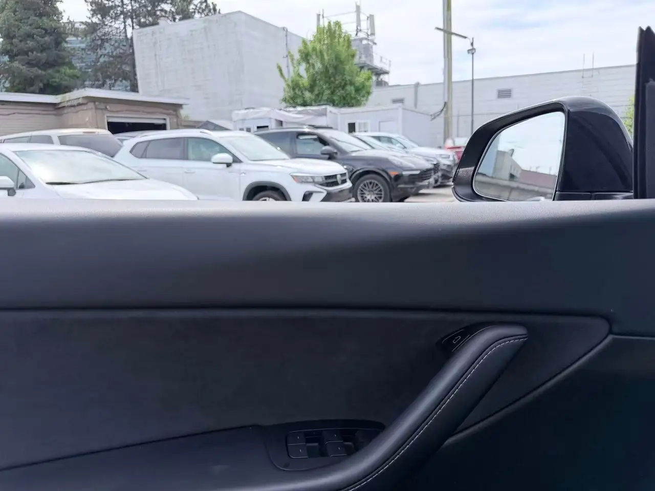 Tesla Model Y photo Tesla Model Y