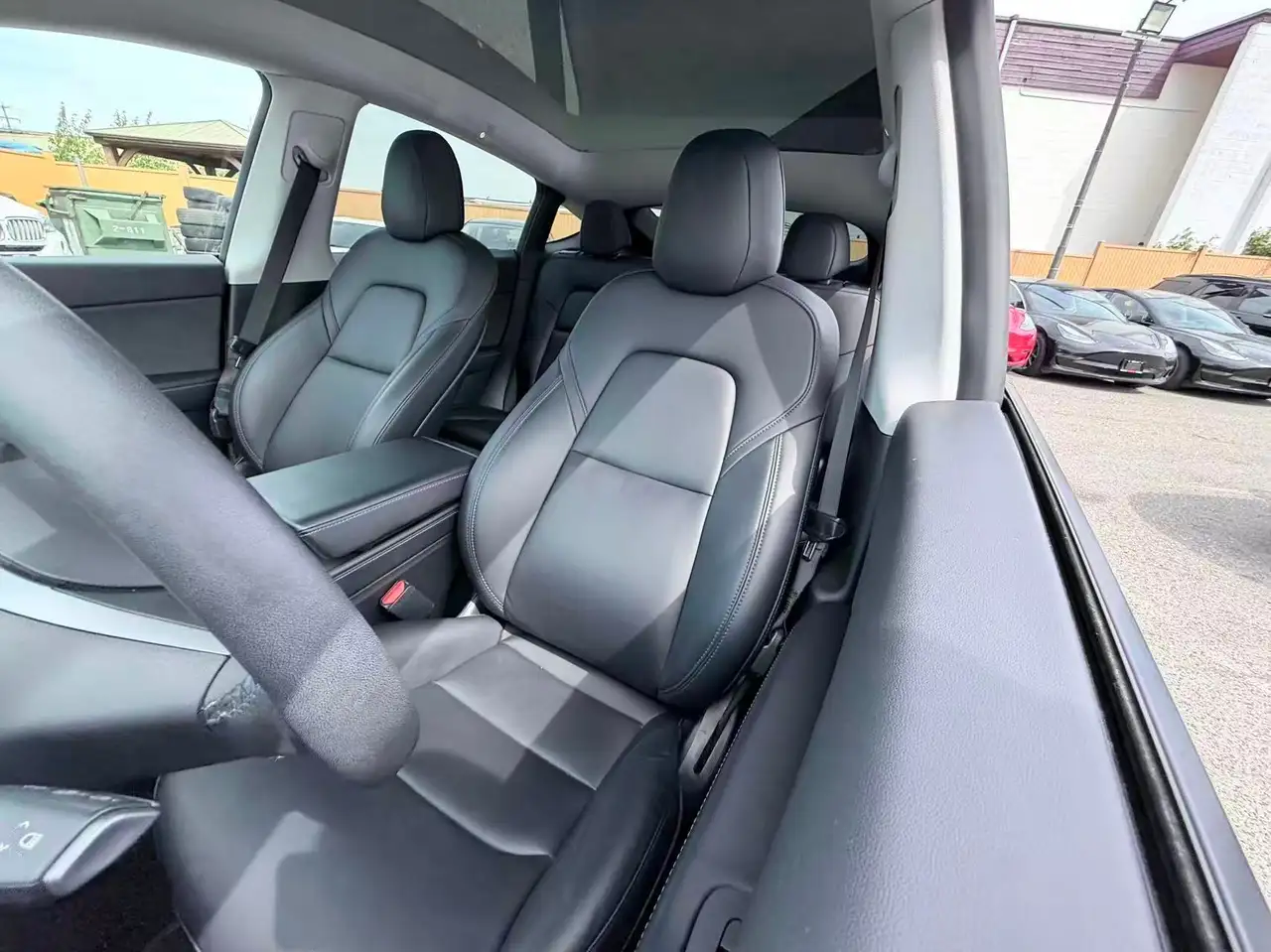 Tesla Model Y photo Tesla Model Y