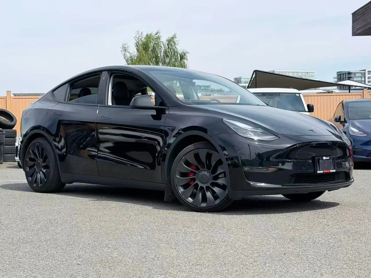 Tesla Model Y photo Tesla Model Y