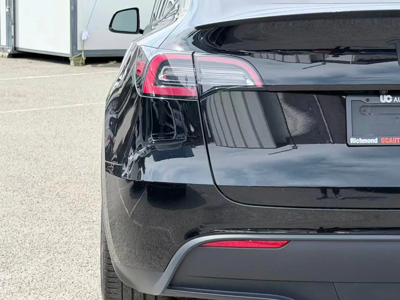 Tesla Model Y photo Tesla Model Y