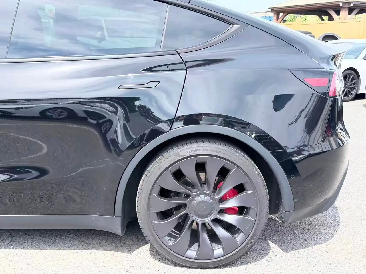 Tesla Model Y photo Tesla Model Y