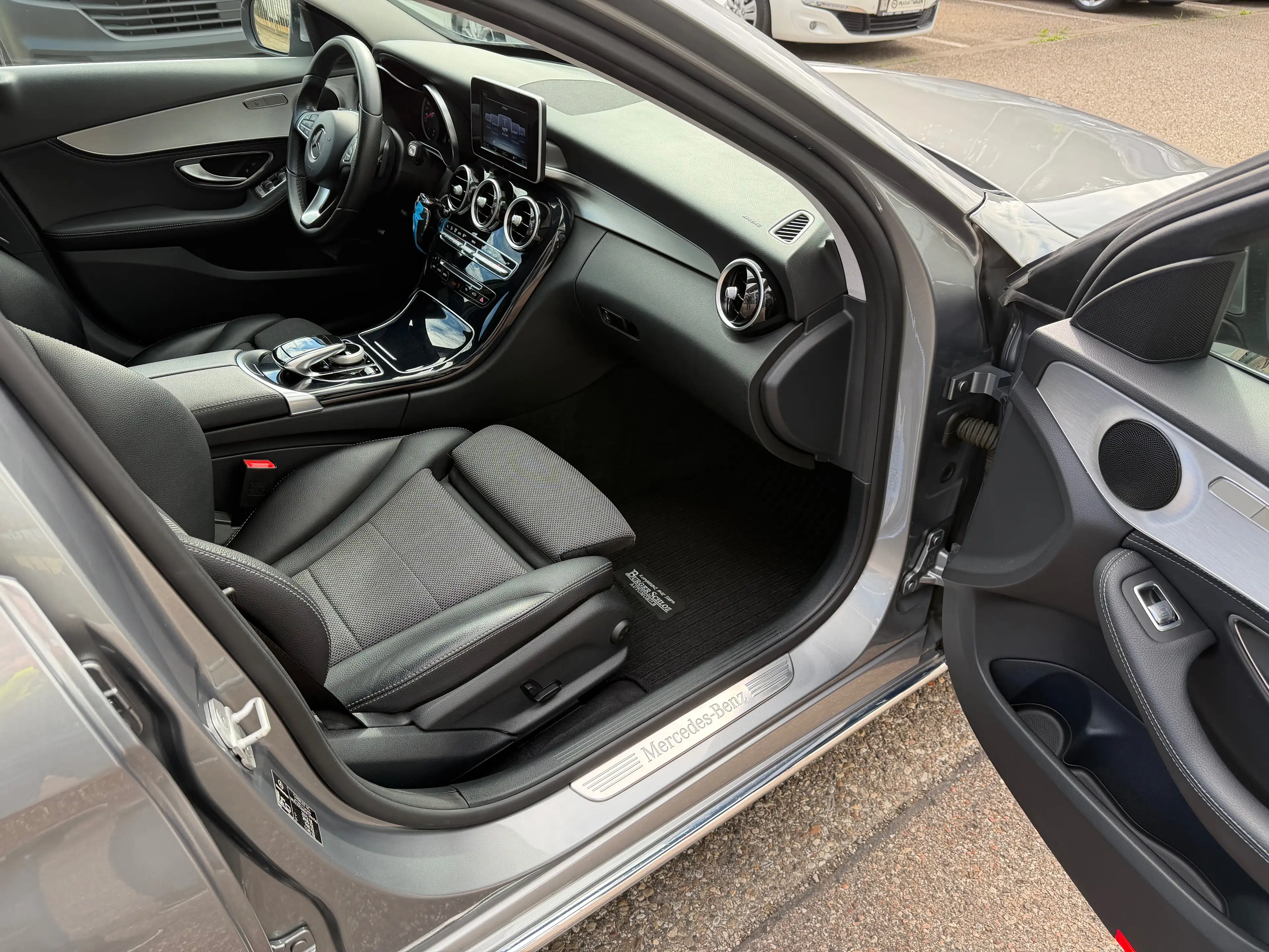 Mercedes-Benz C 180 C180 T 7G-TR. Avantgarde *NAVI/LED/AHK/SPURH./TOTW.* — photo 10