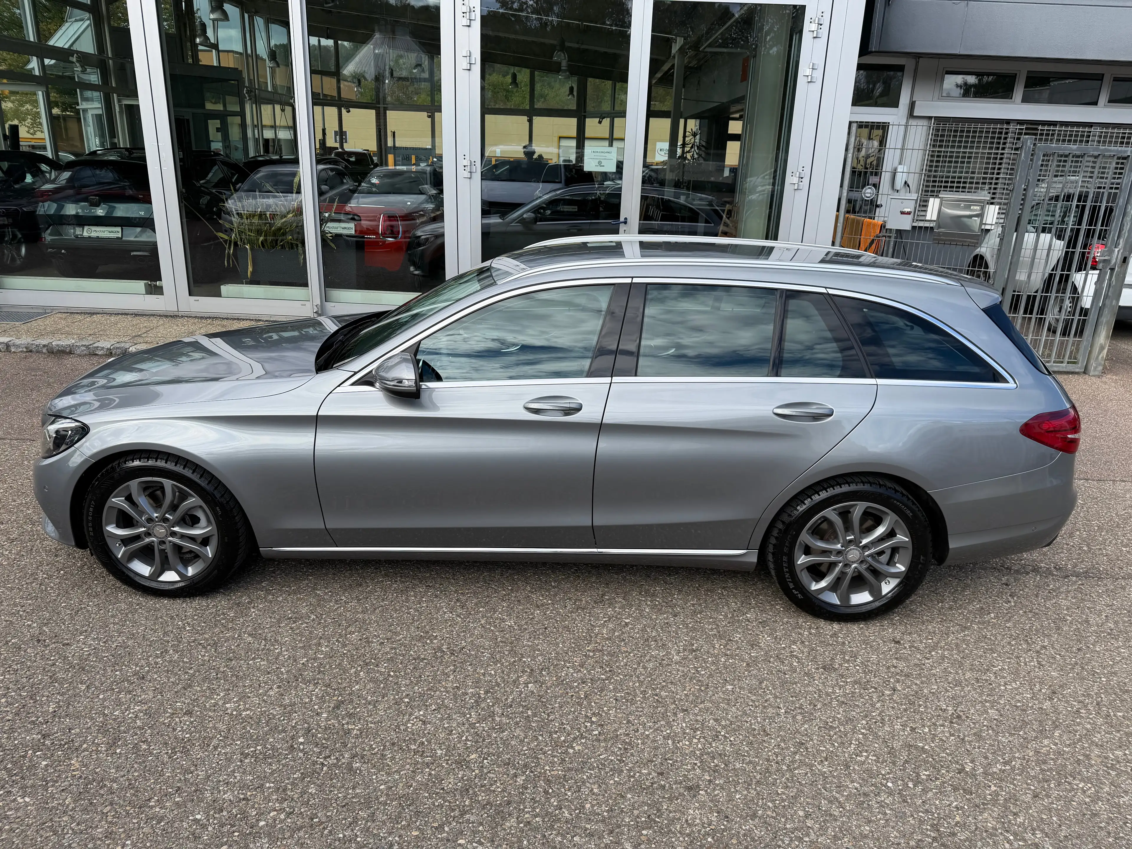Mercedes-Benz C 180 C180 T 7G-TR. Avantgarde *NAVI/LED/AHK/SPURH./TOTW.* — photo 3