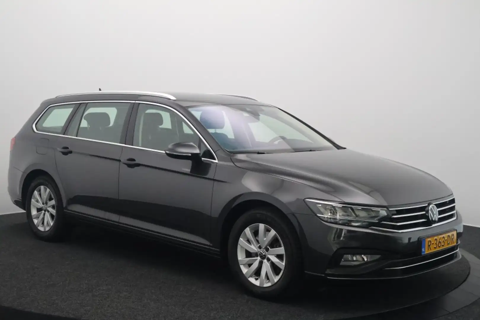 Volkswagen Passat Variant 1.5 TSI Business 150PK| DSG Automaat | Virtual Coc Grijs - 2