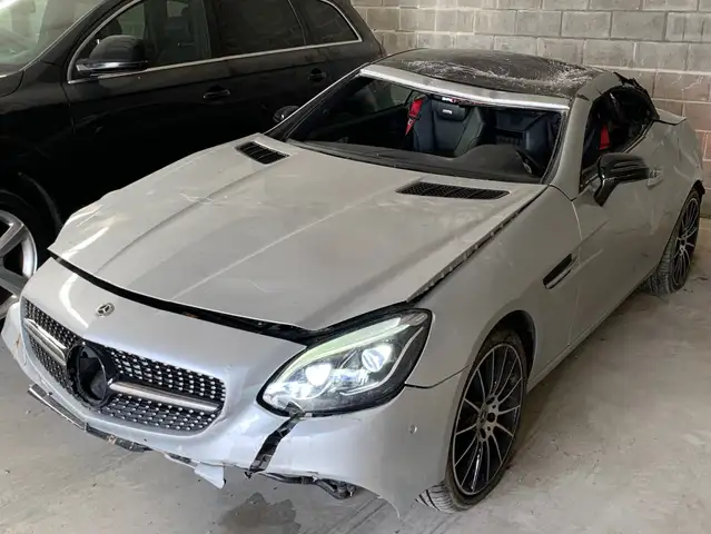 Mercedes-Benz SLC 180 MOTEUR DEMARRE / AIRBAGS OK / NON DÉCLARÉ ASSURANCE / ENGINE STARTS / AIRBAGS OK / NOT REPORTED TO INSURANCE /