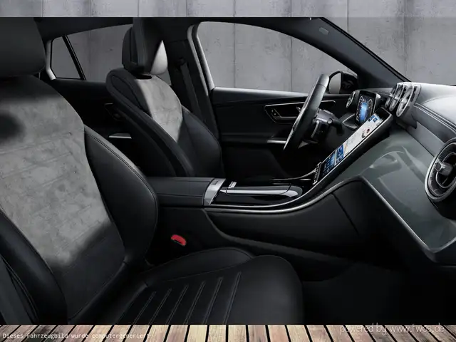 Mercedes-Benz GLC view 4