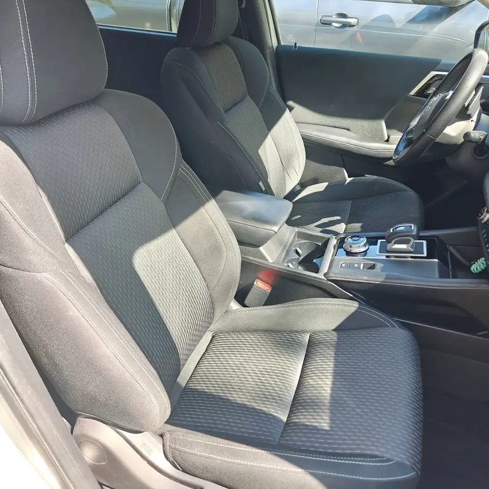 Mitsubishi Outlander снимка Mitsubishi Outlander