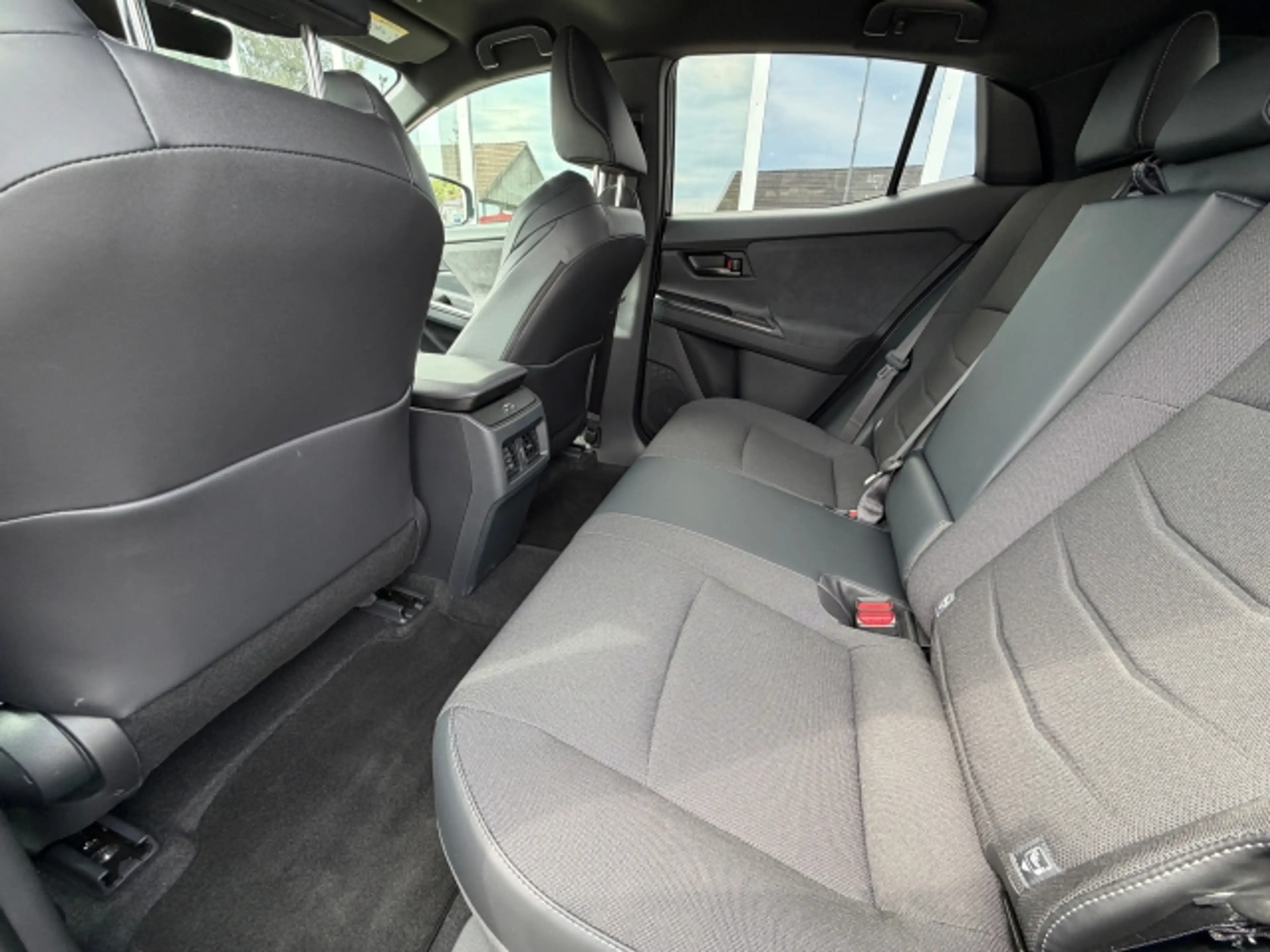 Toyota C-HR+ C-HR+ 4x2 Teamplayer — photo 12