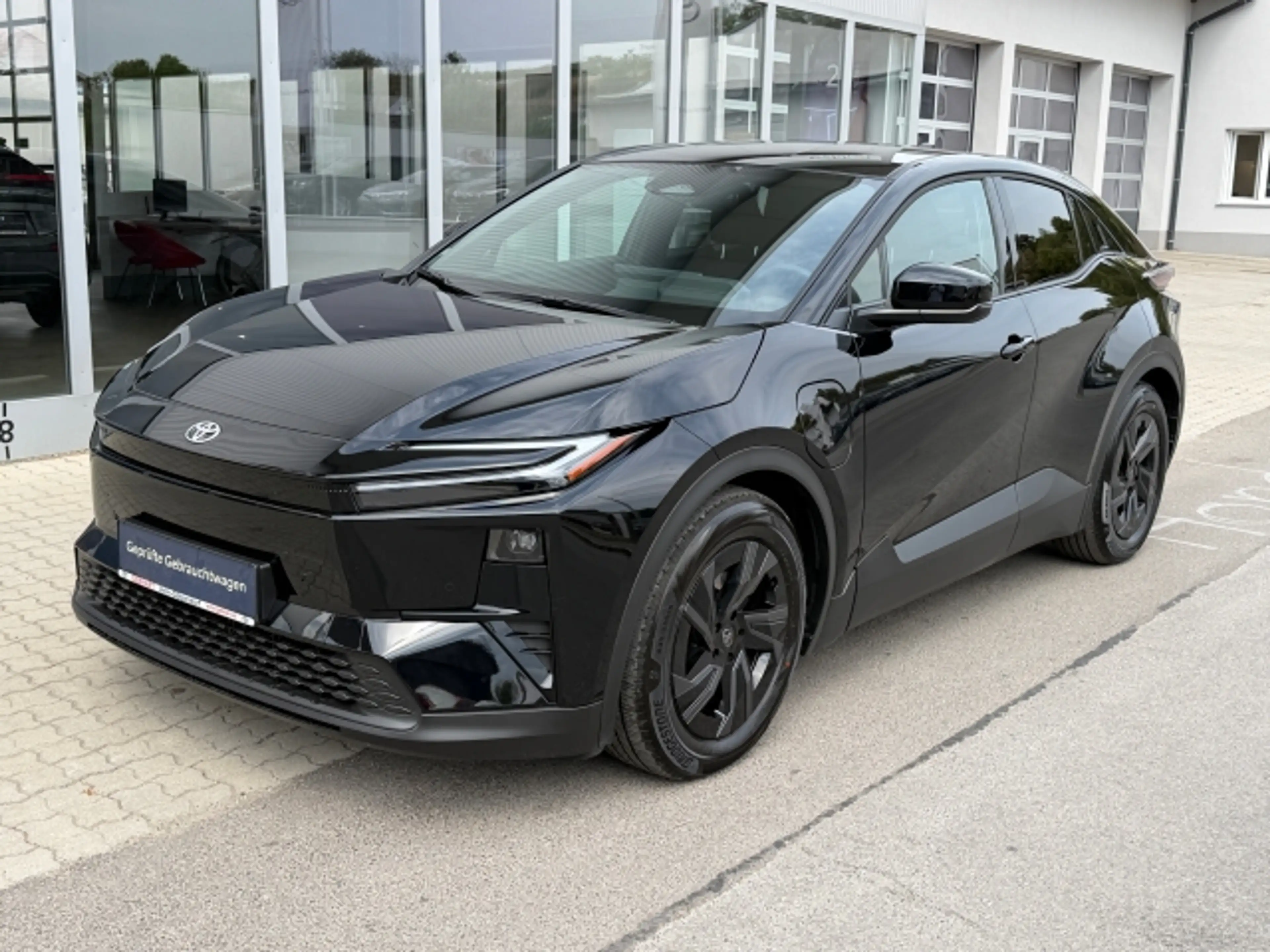 Toyota C-HR+ C-HR+ 4x2 Teamplayer — photo 3