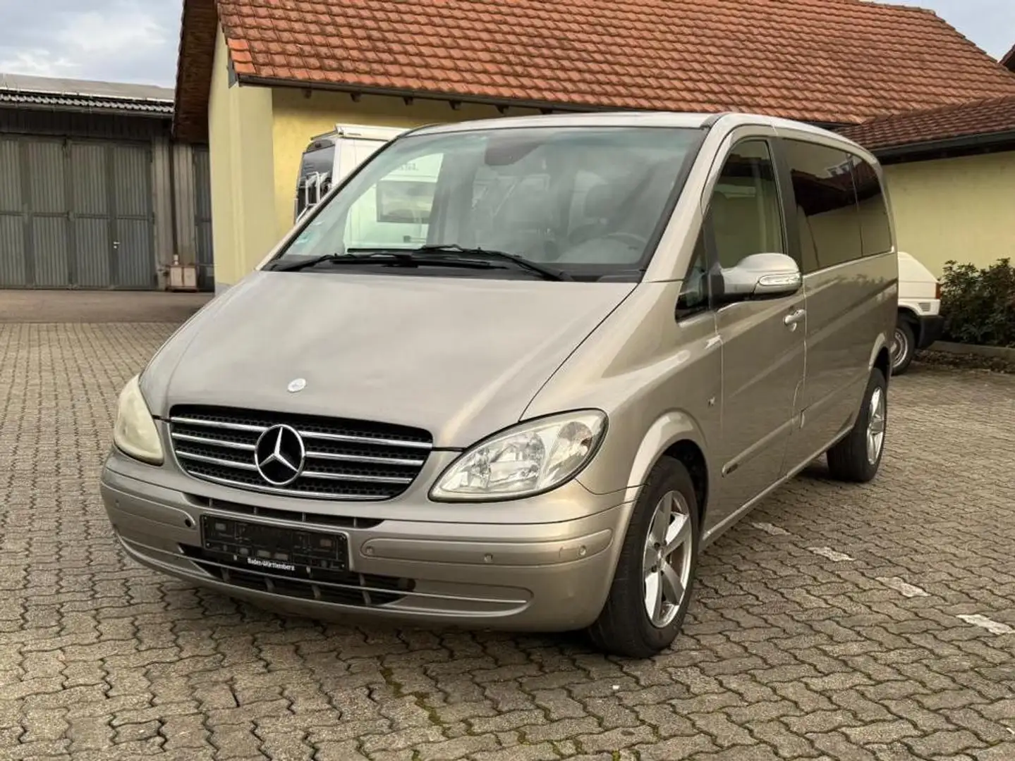 Mercedes-Benz Viano Viano Diesel 3.0 CDI ompakt Trend Activity DPF Grau - 1