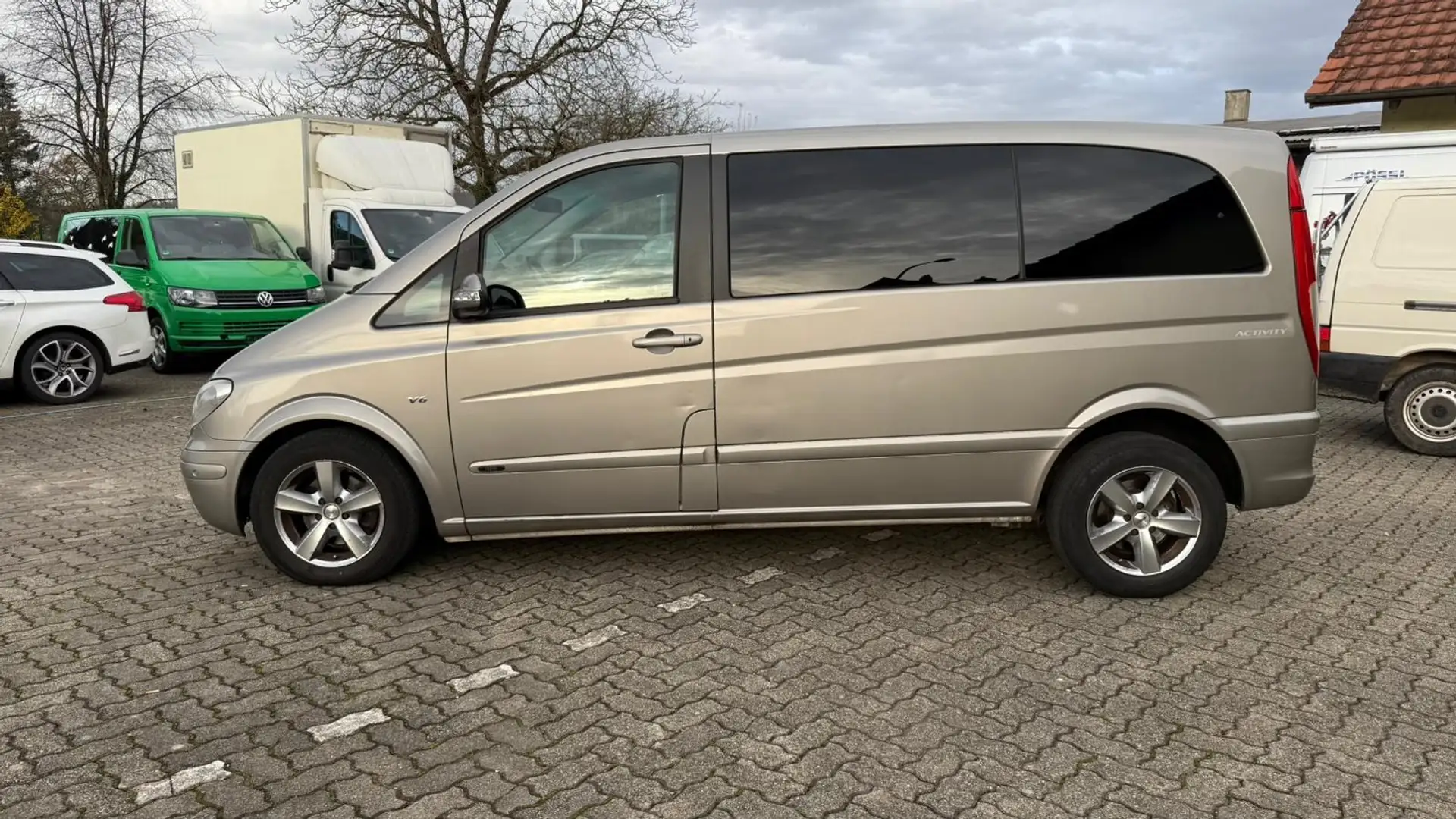 Mercedes-Benz Viano Viano Diesel 3.0 CDI ompakt Trend Activity DPF Grau - 2