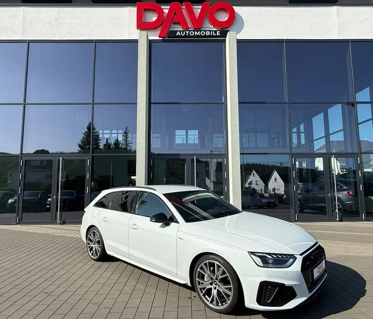 Audi A4 Avant 40 TDI quattro 2x S line Blanc - 1