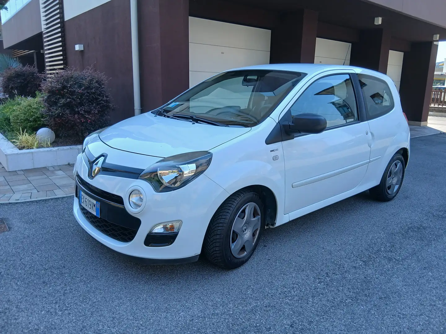Renault Twingo 1.2 Night & day adatta per neopatentati a €158 Bianco - 2