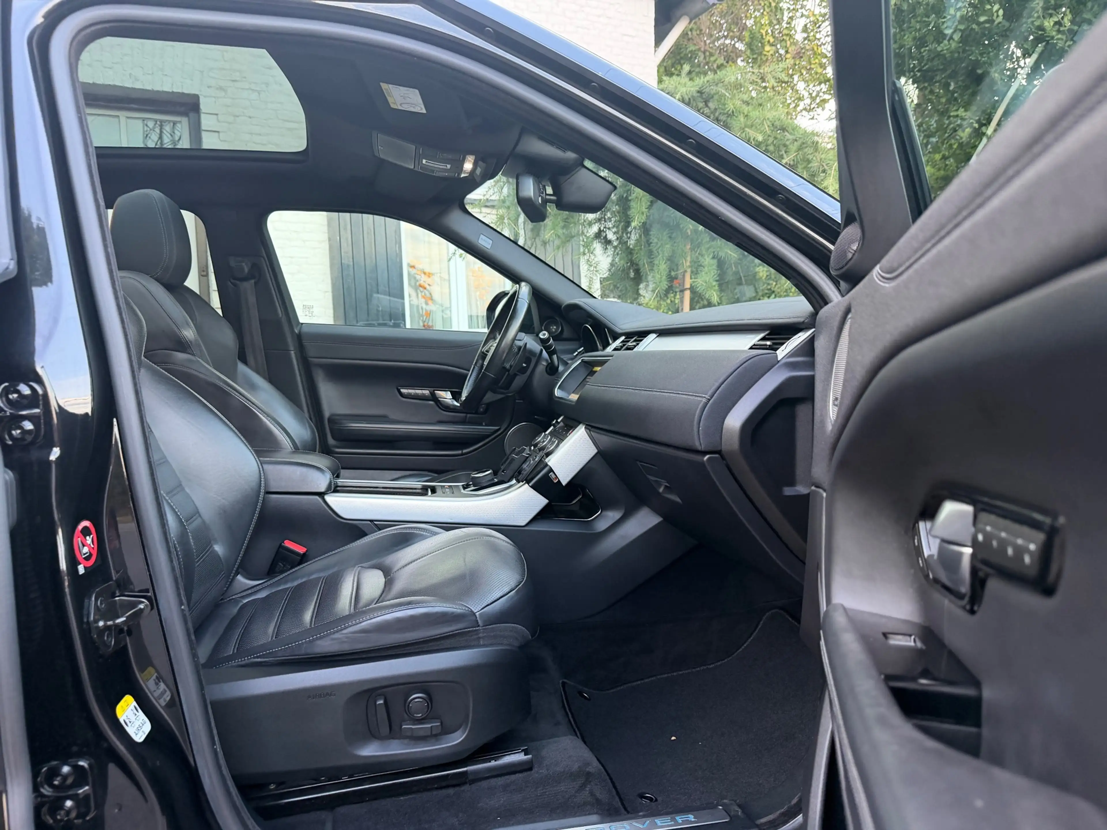 Land Rover Range Rover Evoque 2.0 TD4 Autobiography — photo 11
