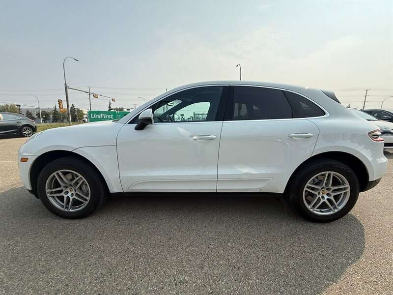 2016 Porsche Macan S alt 4