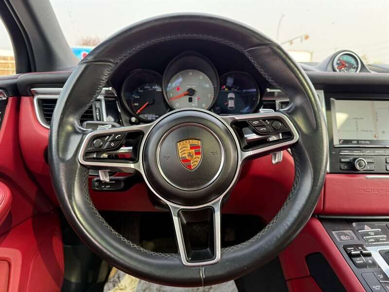 2016 Porsche Macan S thumb 9