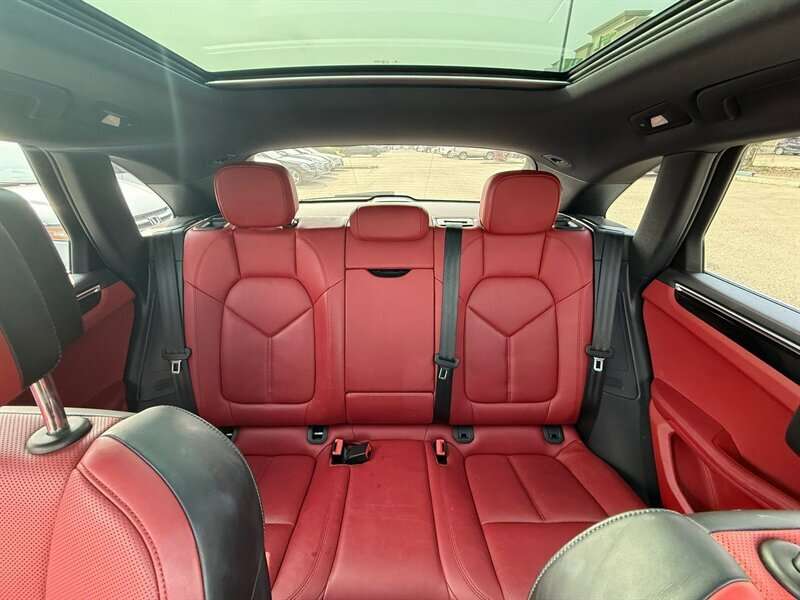 2016 Porsche Macan S thumb 18