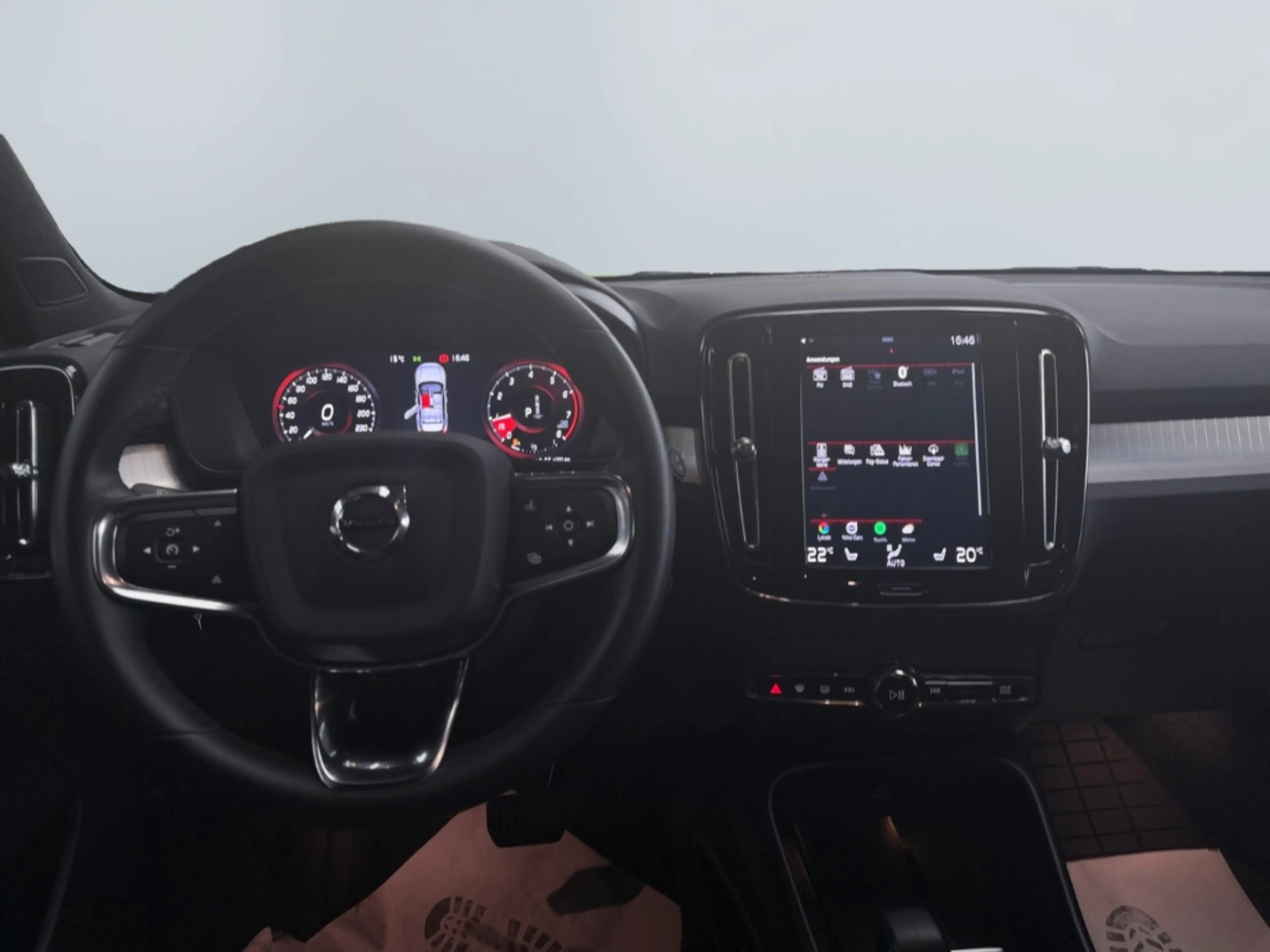 Volvo XC40 T2 Plus Dark *AUTOMATIK*NAVI*EL.SITZE*SHZ*KAMERA*P — photo 11