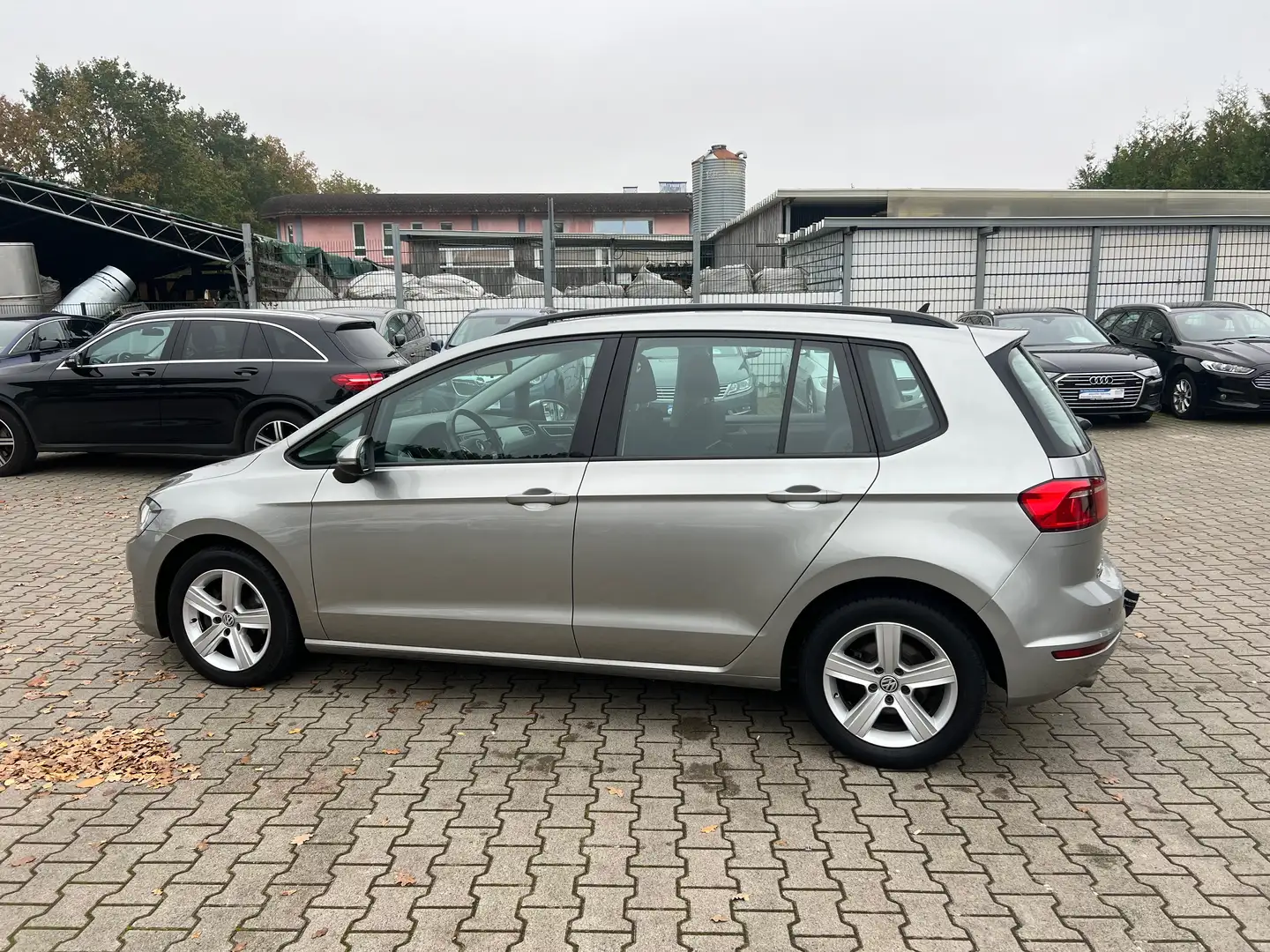 Volkswagen Golf Sportsvan Comfortline 2.0 TDI Automatik Start-Stopp *NAVI Gris - 2