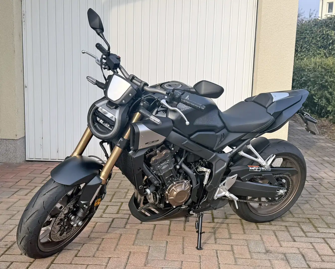 Honda CB 650 Honda CB 650 R E-Clutch - Sport-Paket - kurzer Kennzeichenhalter - Tankprotektoren - TOP ZUSTAND Negro - 1