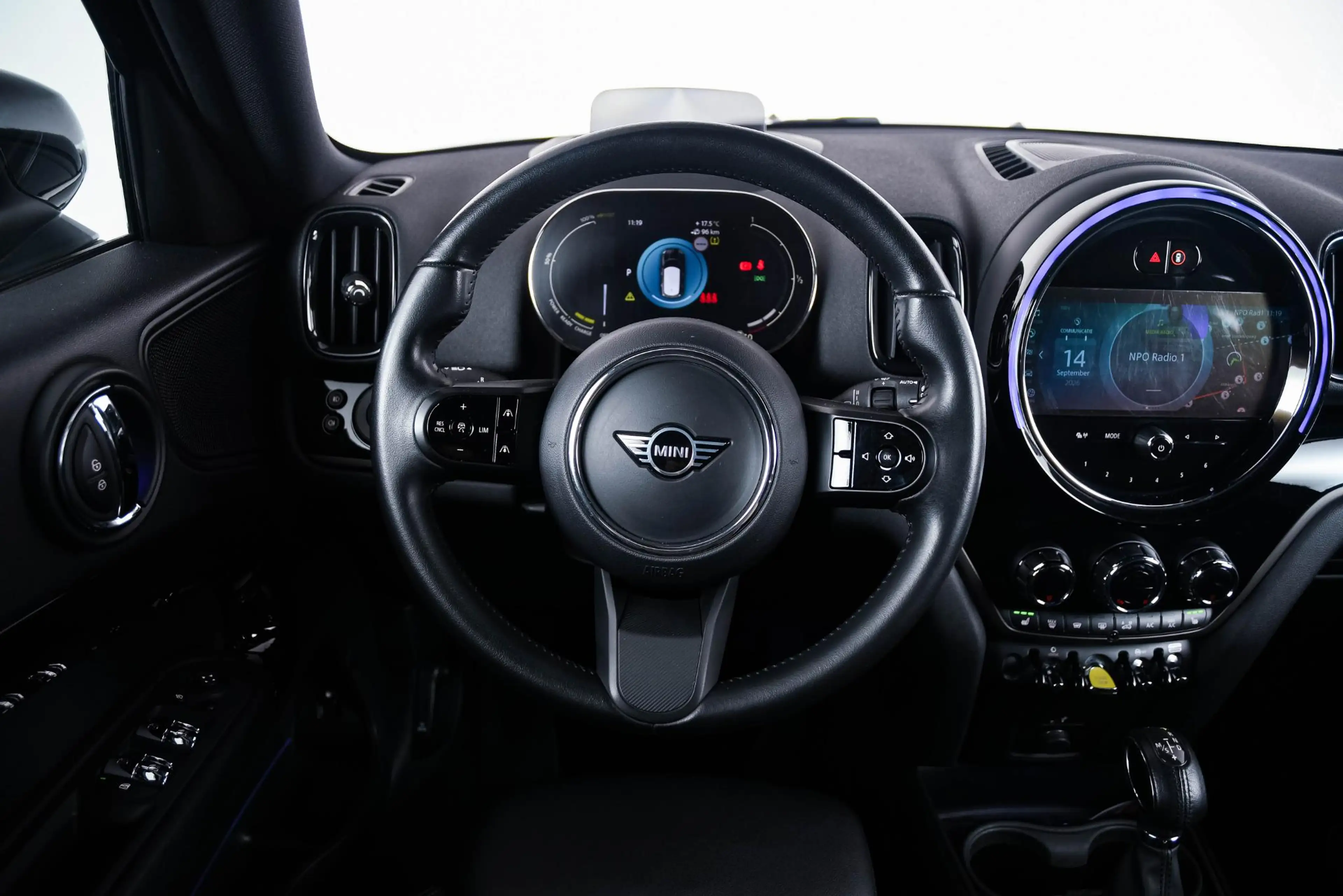 MINI Cooper SE Countryman ALL4 Active Cruise Control - Head up - Elektrisch — photo 13