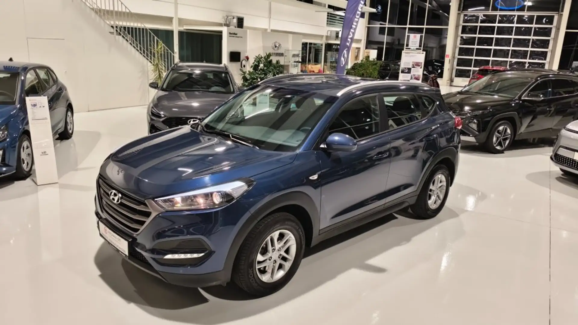 Hyundai TUCSON Comfort 1,7 CRDI 2WD Anhängerkupplung Blau - 2