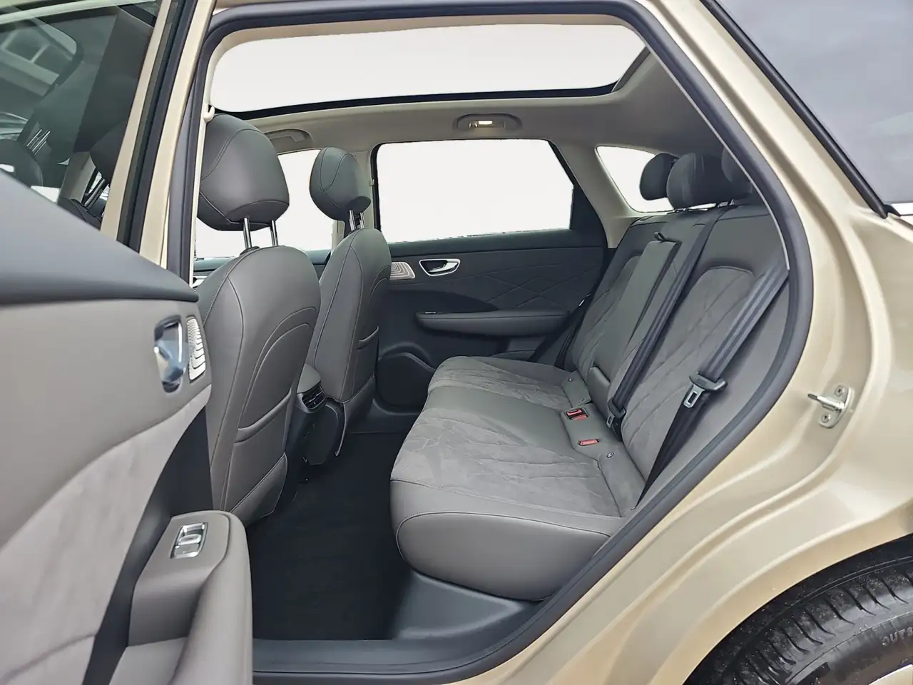 MG MGS6 EV S6 EV Luxury AWD Allrad, 360 Grad, Sitzbelüftung 8