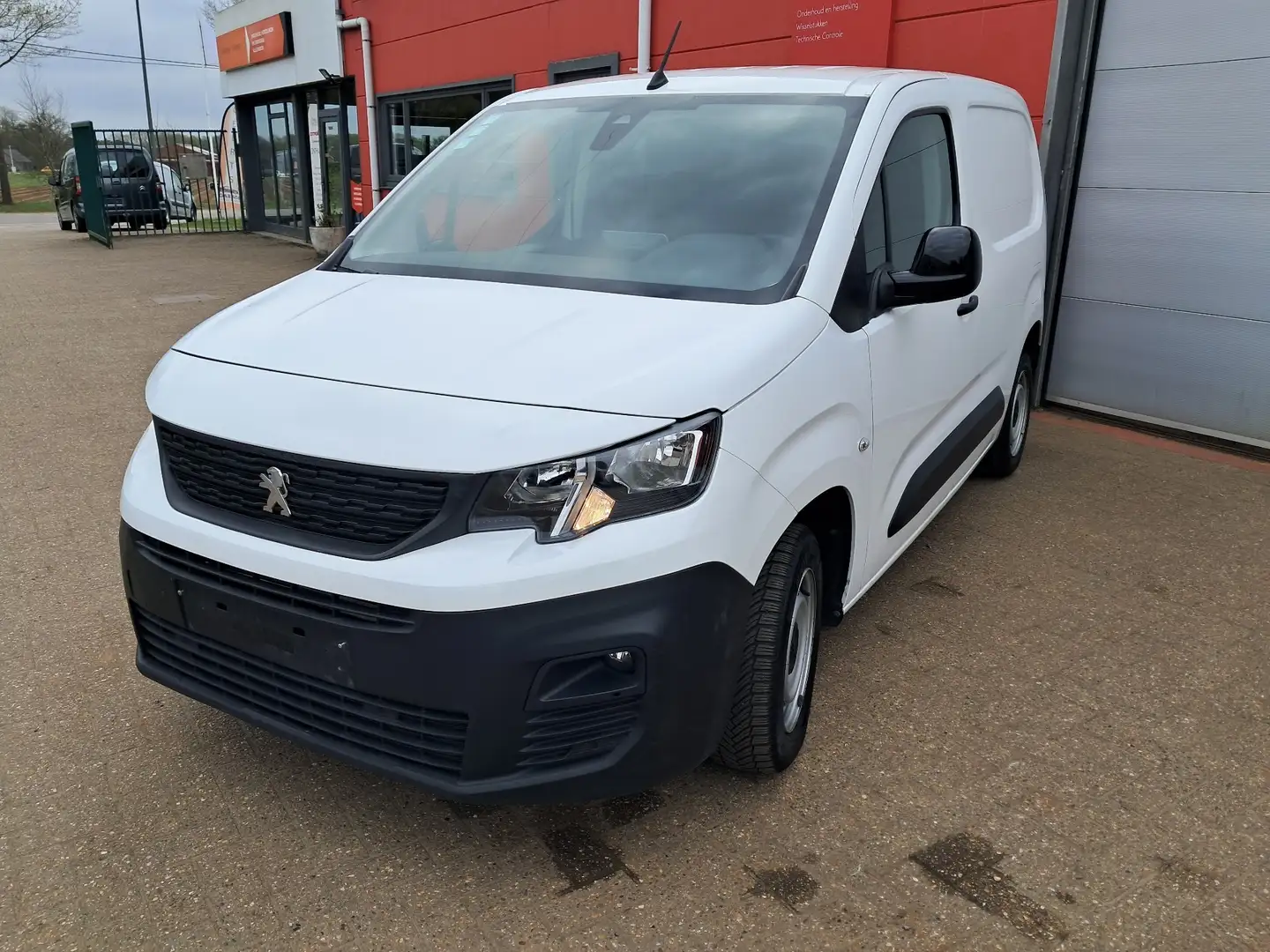 Peugeot Partner 1.6 BlueHDi 100 L2 EHZ Asphalt - 2