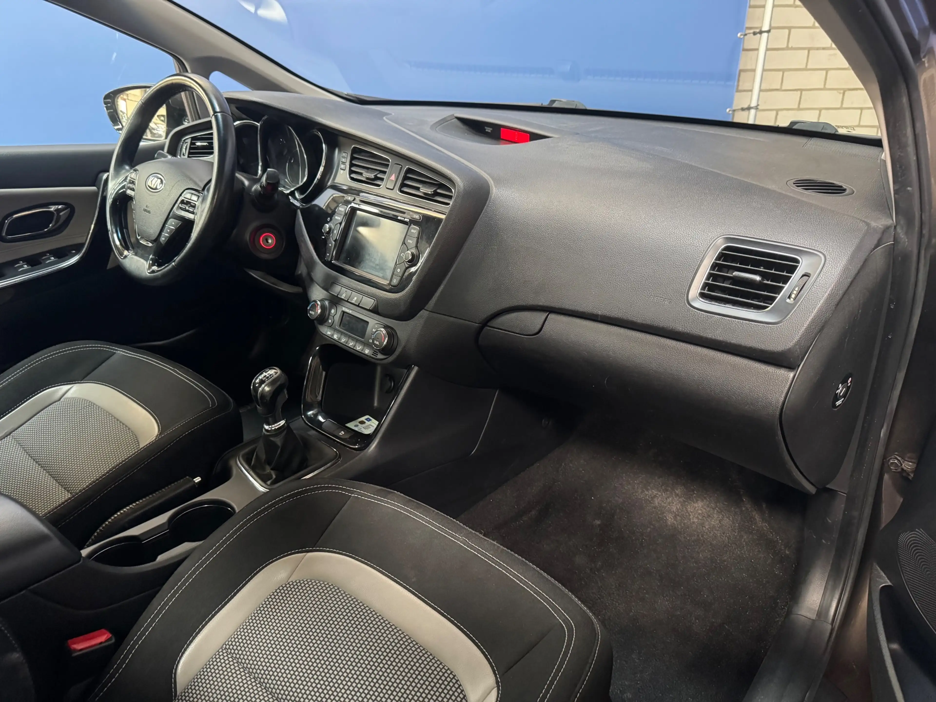 Kia Ceed / cee'd 1.6 GDI Business Pack Nieuwe APK — photo 13