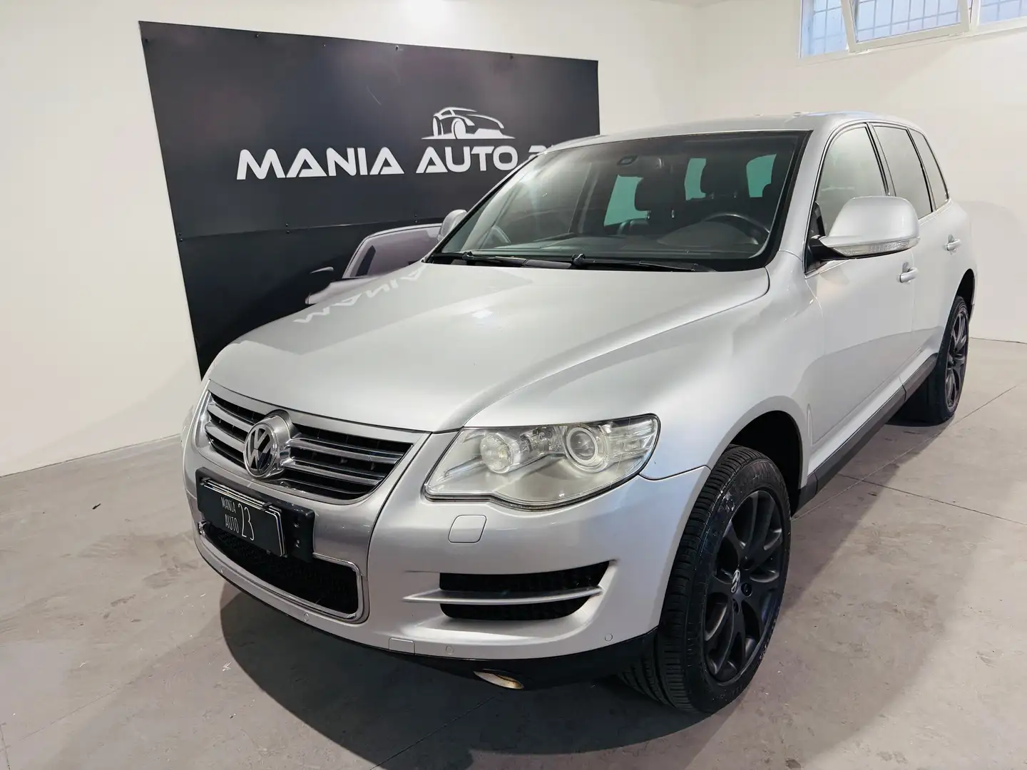 Volkswagen Touareg Touareg 3.0 V6 tdi Executive 240cv tiptronic dpf Plateado - 1