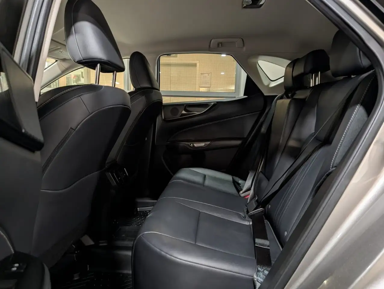 Lexus NX снимка Lexus NX