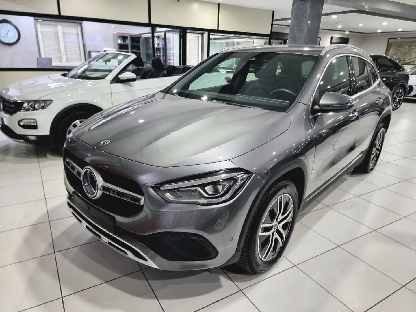 Mercedes-Benz GLA 200 d NEW Premium Pack  Automatic Navi - Pelle VENDUTA Grigio - 1