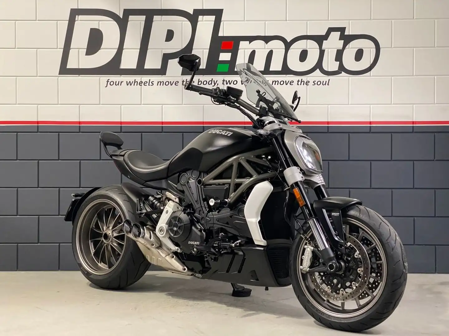 Ducati XDiavel Negru - 1