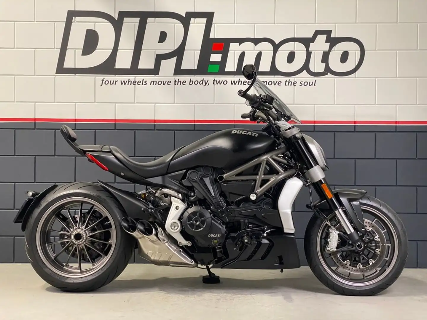 Ducati XDiavel Negru - 2
