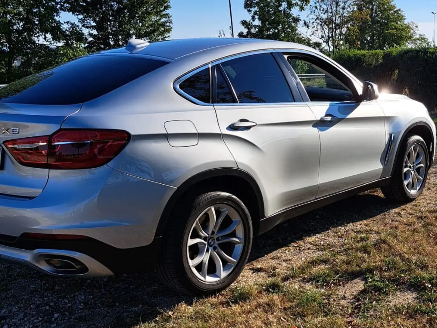 BMW X6 xDrive40d Silber - 1