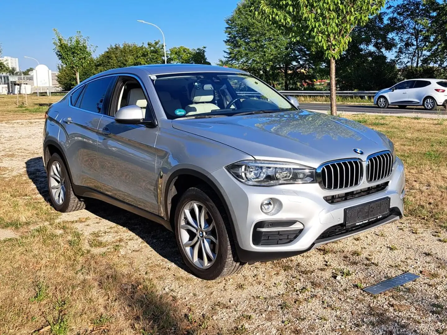 BMW X6 xDrive40d Срібний - 1
