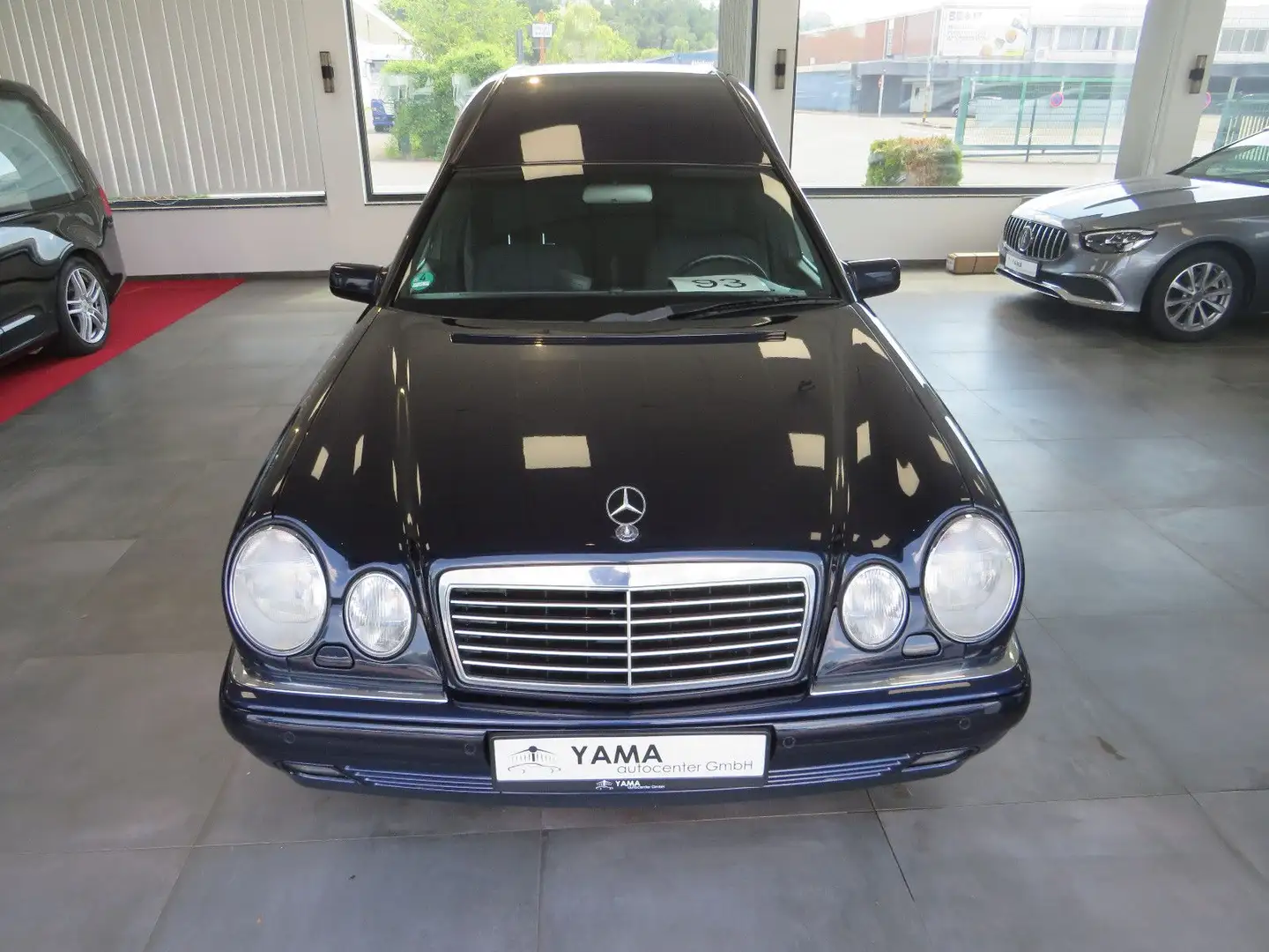 Mercedes-Benz E 280 Pollmann Bestattungswagen / Leichenwagen Bleu - 2