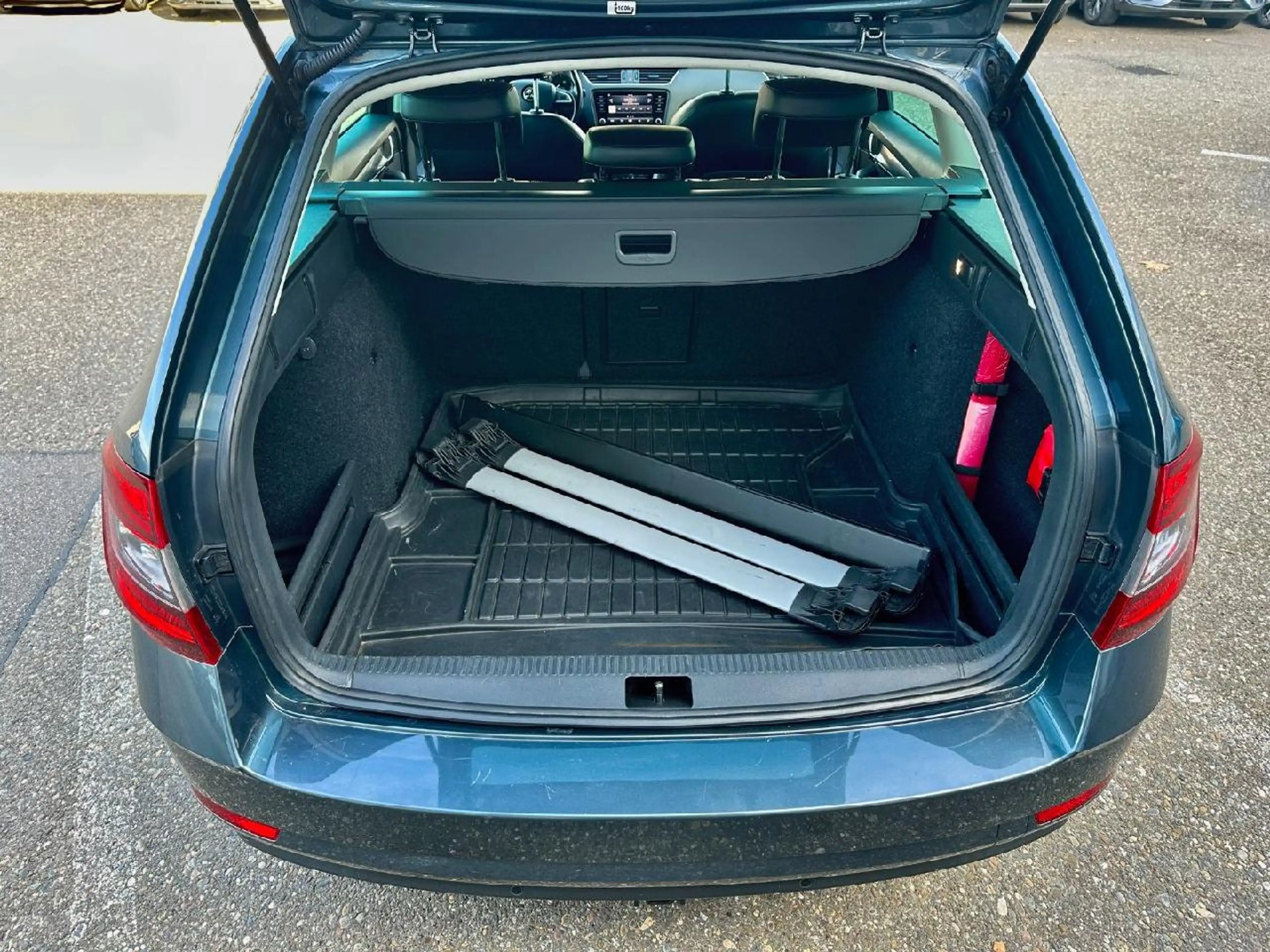 Skoda Octavia Combi Style Aut. — photo 8