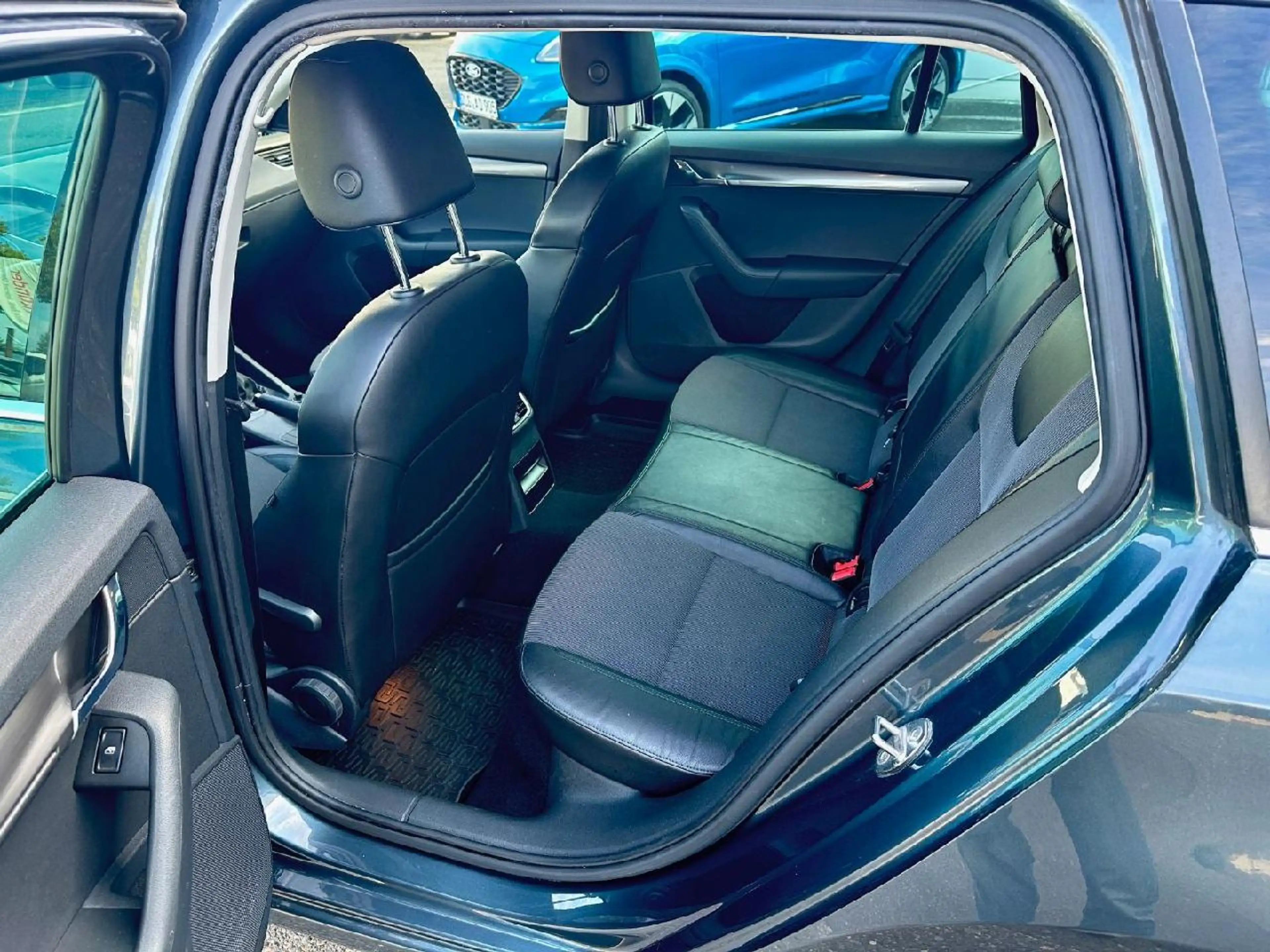 Skoda Octavia Combi Style Aut. — photo 7