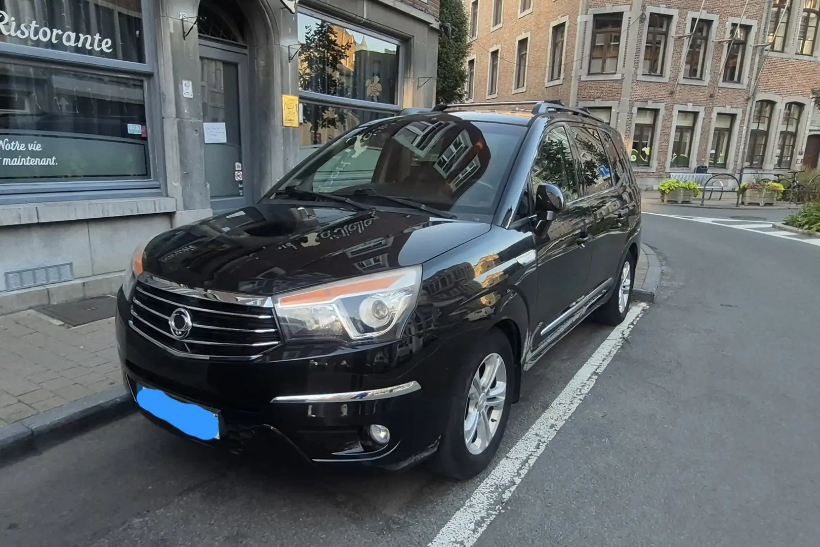 SsangYong Rodius 2.2 SV220e-XDi 2WD Sapphire - 1