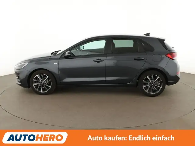Hyundai i30 view 3