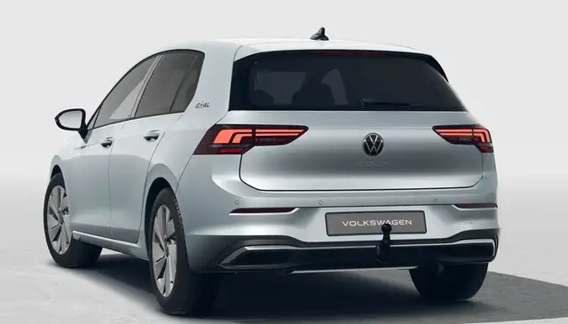 Volkswagen Golf view 3