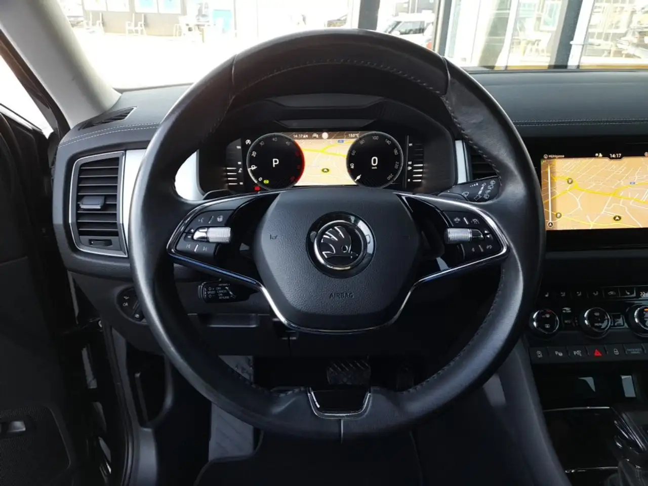 Skoda Kodiaq TOUR 2,0 TDI DSG *MATRIX-LED / 19 ZOLL / VIRTUELL / NAVI / AHV & KAMERA / ACC / E-KLAPPE* 8