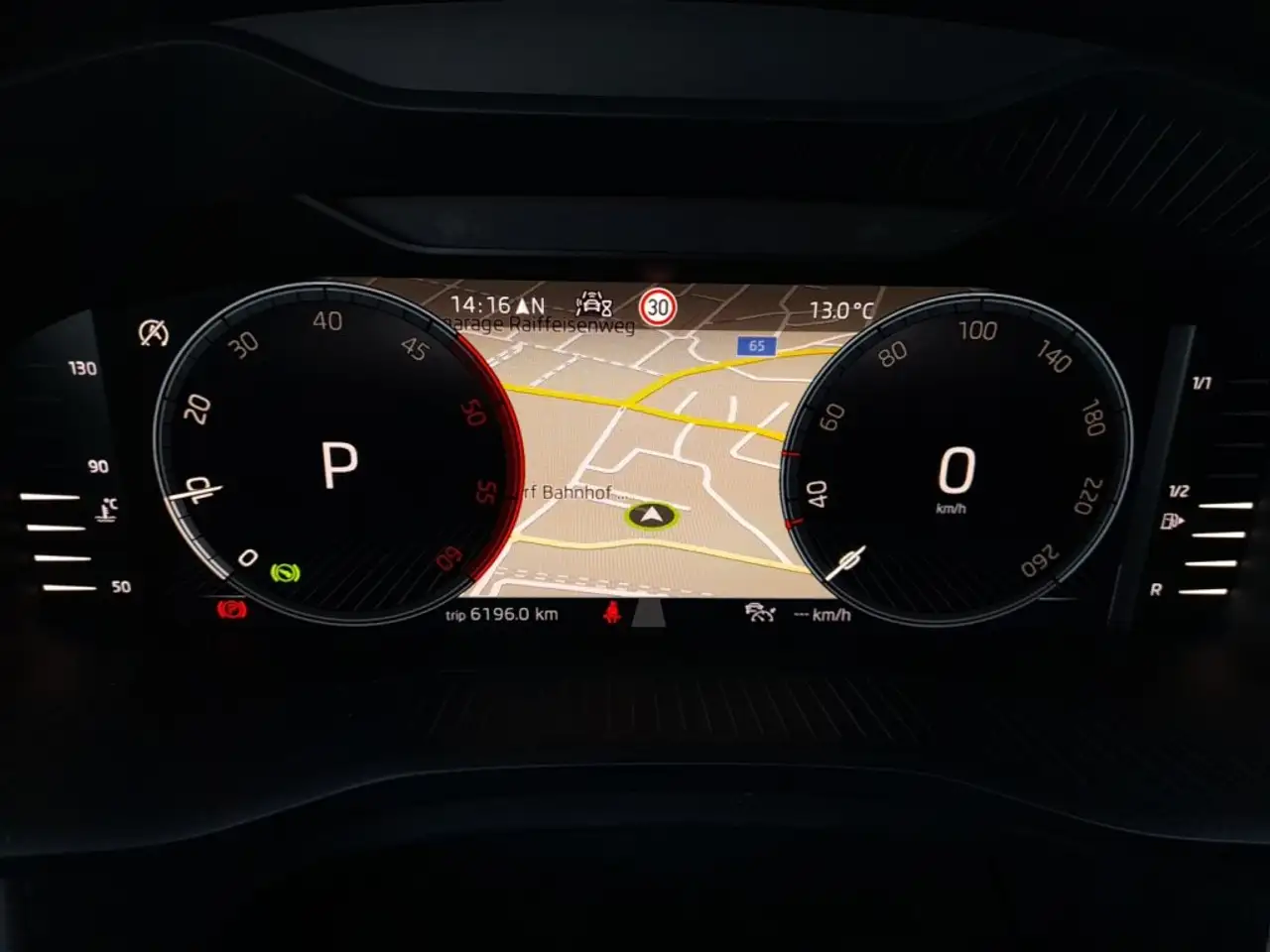 Skoda Kodiaq TOUR 2,0 TDI DSG *MATRIX-LED / 19 ZOLL / VIRTUELL / NAVI / AHV & KAMERA / ACC / E-KLAPPE* 7
