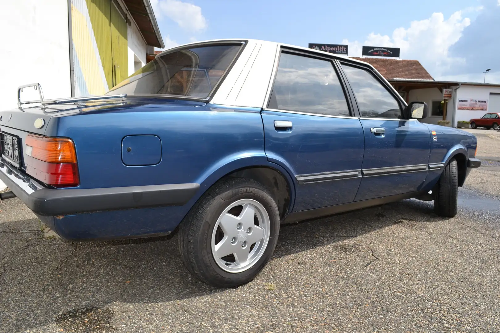 Ford Taunus 2.0 Blau - 2