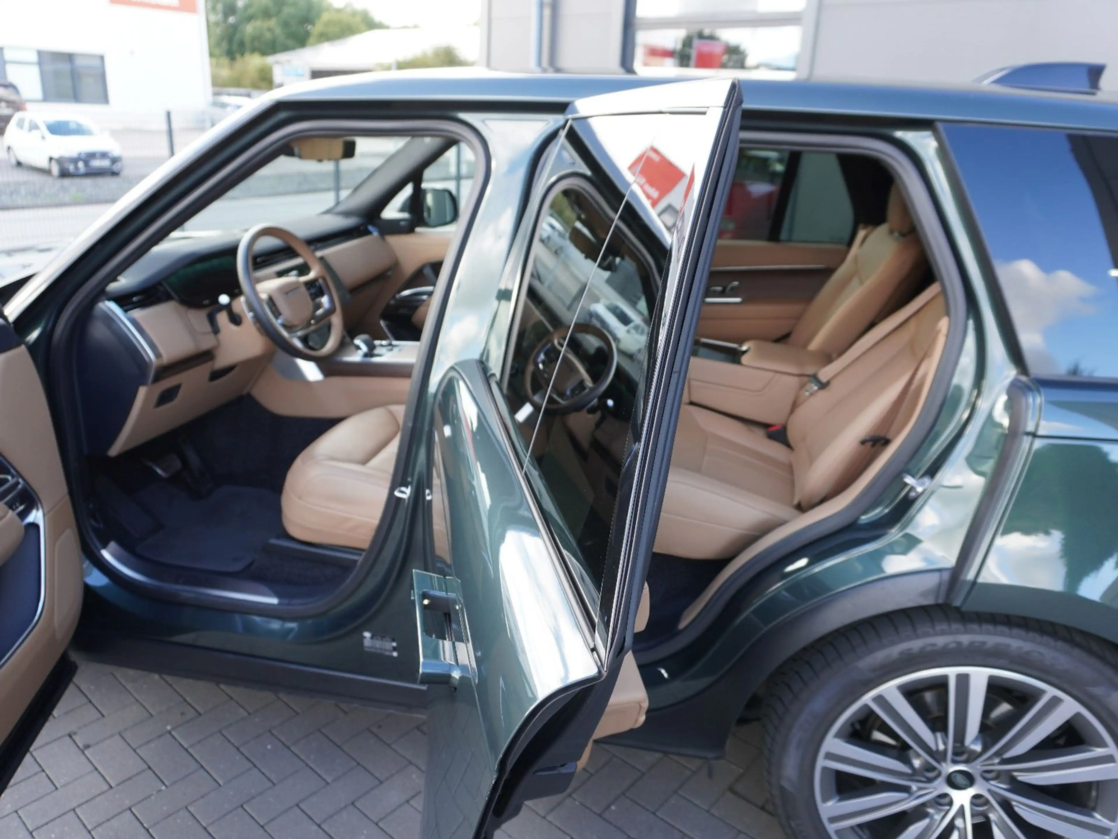 Land Rover Range Rover HSE D 350 — photo 11