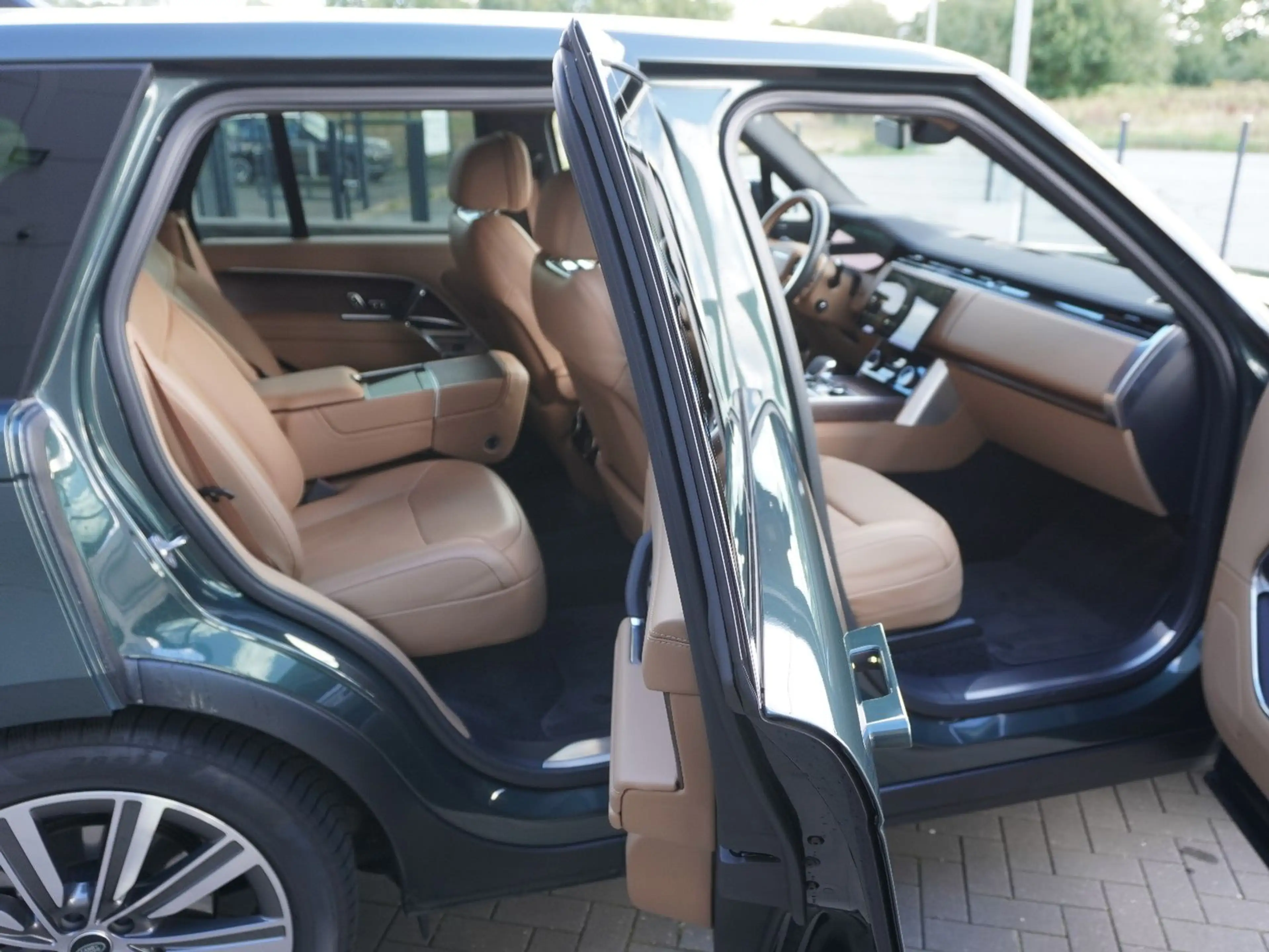 Land Rover Range Rover HSE D 350 — photo 10