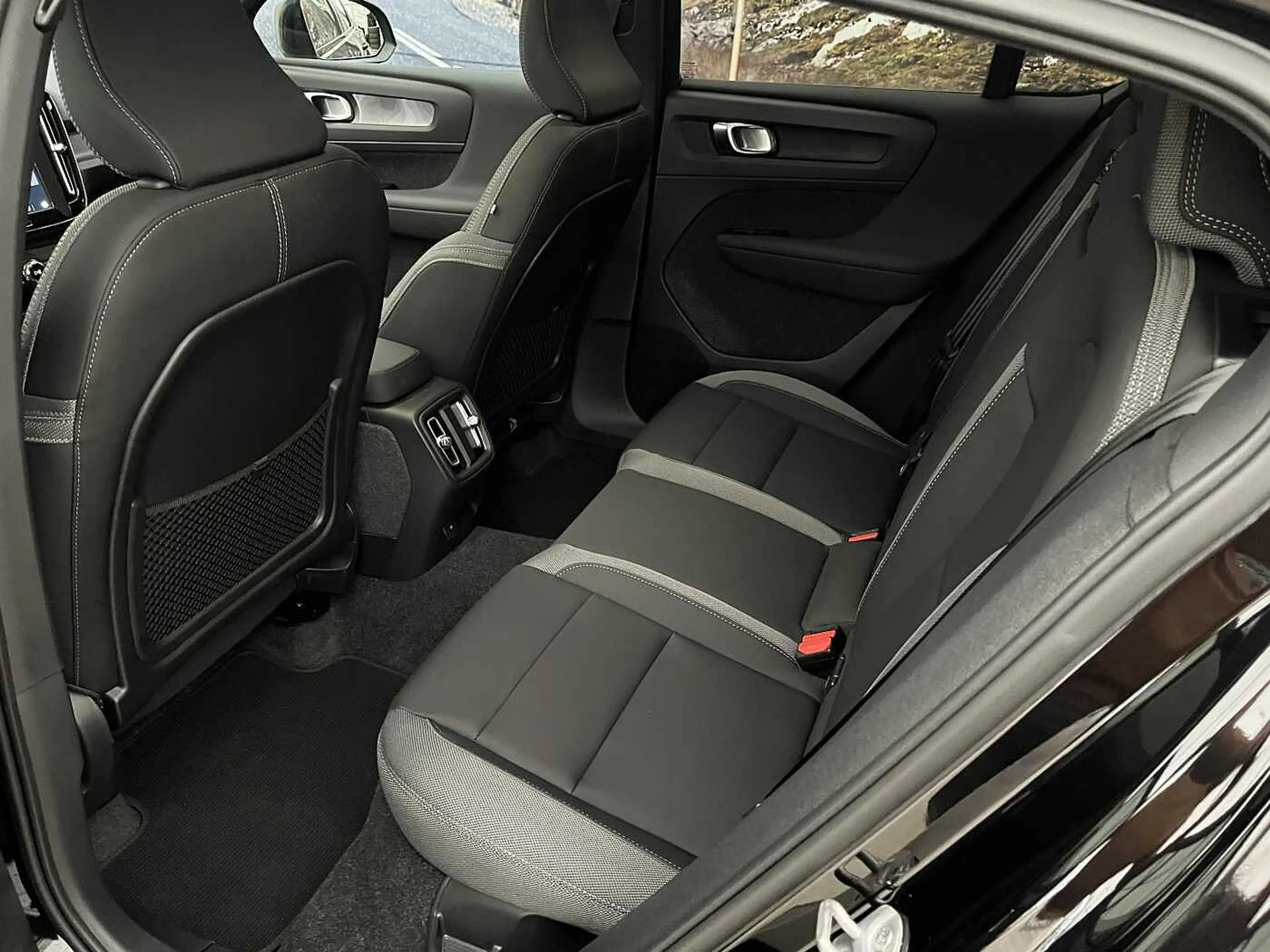 Volvo C40 RECHARGE PLUS - EXTENDED RANGE — photo 9