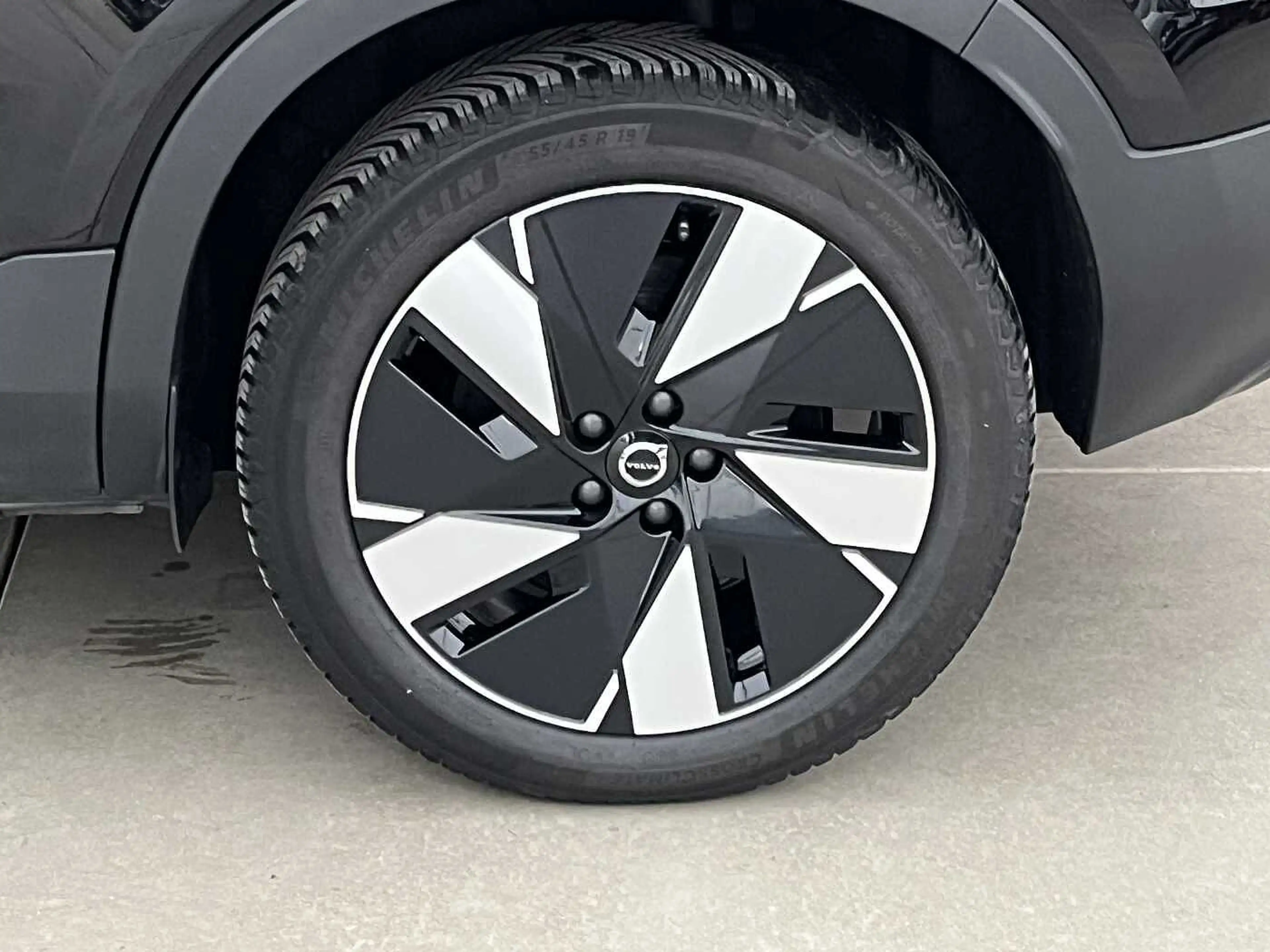 Volvo C40 RECHARGE PLUS - EXTENDED RANGE — photo 4