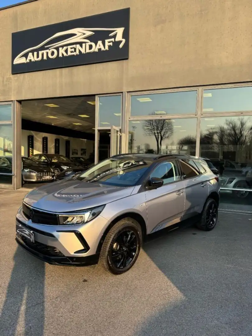 Opel Grandland X 1.2 Turbo 12V 130 CV aut. Business Elegance Argento - 1